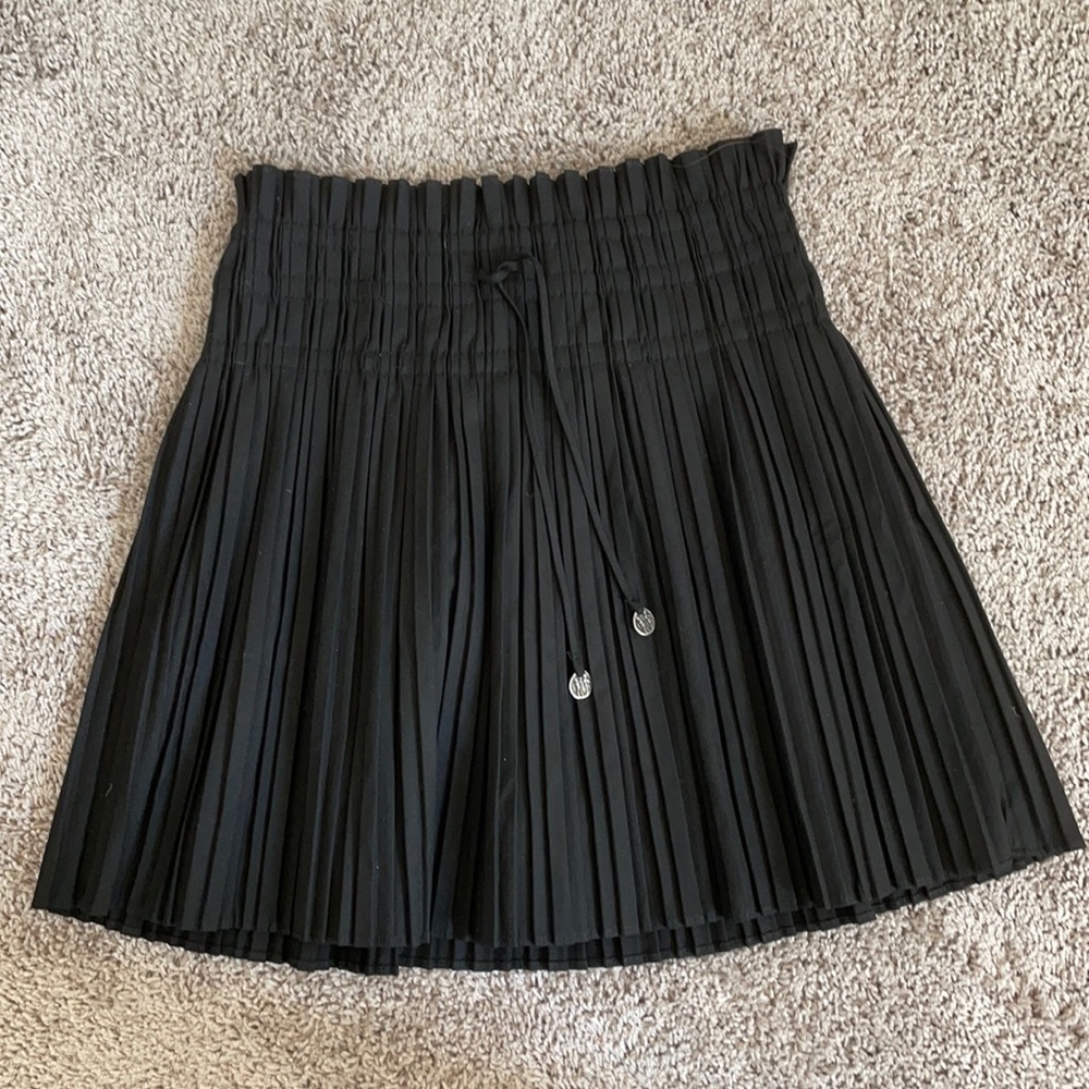 ZARA pleated stretch mini black skirt
